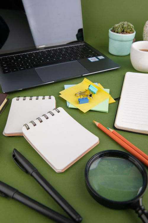 文件夾便利貼 辦公用品中的商務(wù)攝影亮點